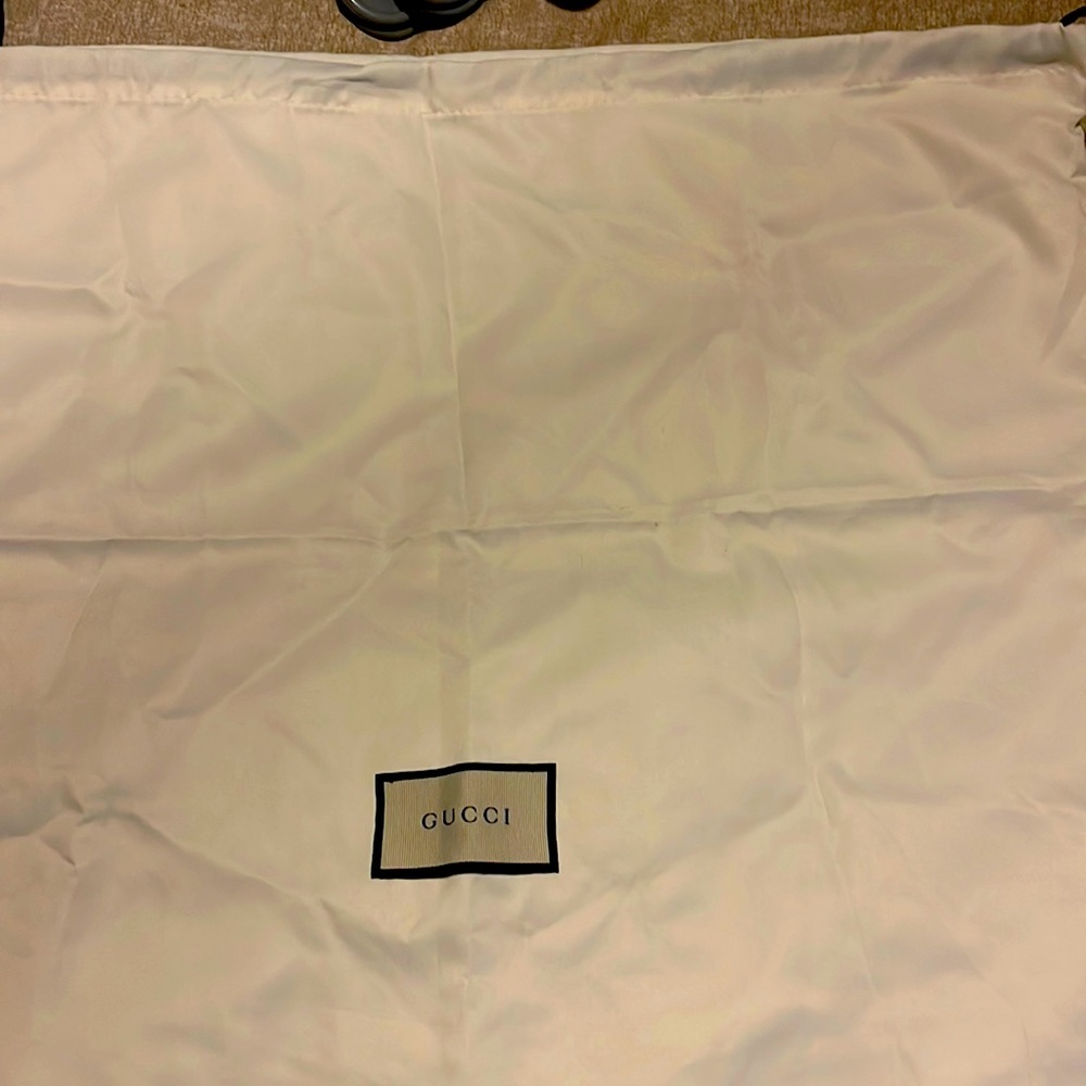 Large Gucci dust bag